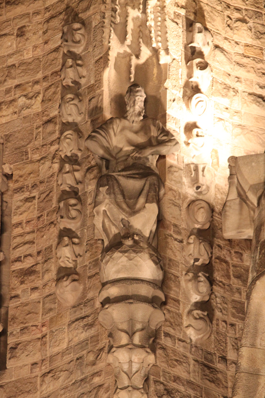 Vista Nocturna de San Bernabé Campanarios de la Fachada de la Natividad